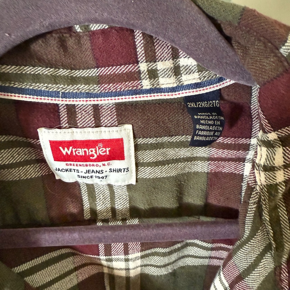 Wrangler NWOT Women’s Green and White Plaid Button-down Flannel - Size 2X - Picture 2 of 3